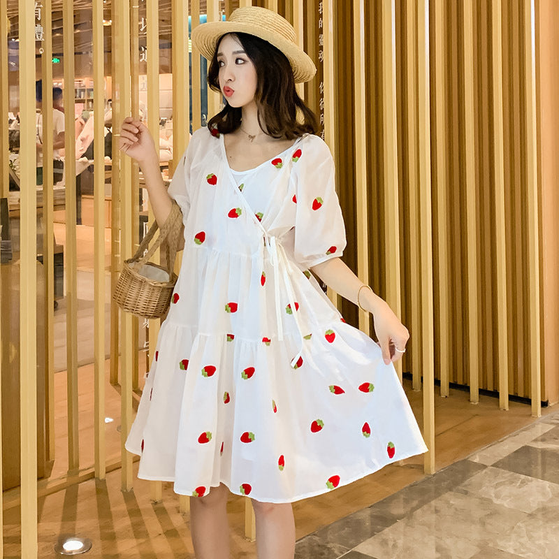 Stylish Comfort for Moms: Strawberry Puffy Maternity Dress